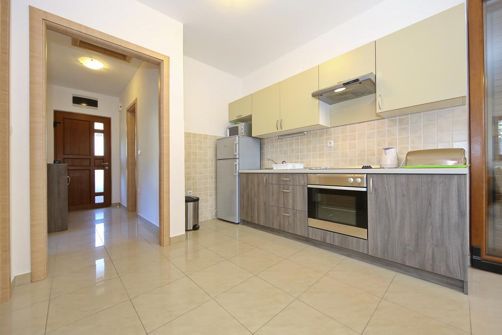Be-Bu-Mar Apartments Sveti Filip i Jakov Exterior photo